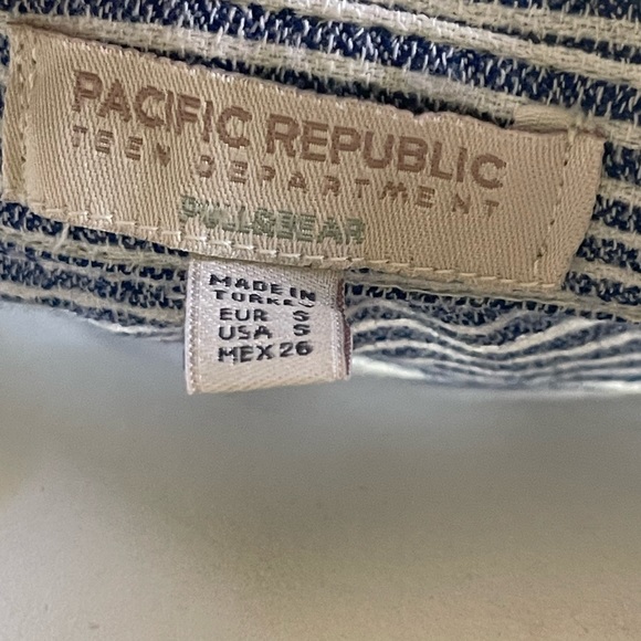 Women’s cropped collar button down - Picture 5 of 5